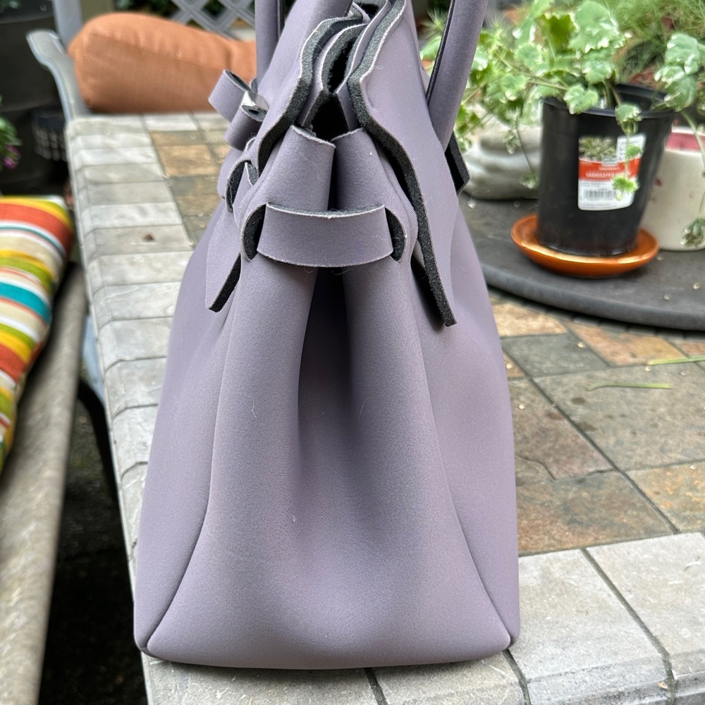 Chic Lavender Shoulder Bag - Picture 4 of 9